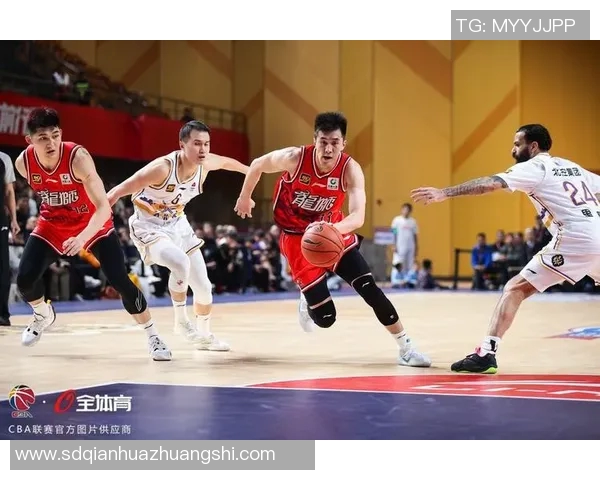 广东宏远无缘季后赛,遗憾告别CBA赛场,球迷不舍球队结束赛季征程 广东宏远无缘季后赛,遗憾告别CBA赛场,球迷不舍球队结束赛季征程