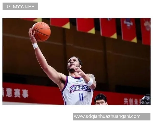 广东宏远队惨败浙江广厦队，球迷聚集球场外抗议要求换帅